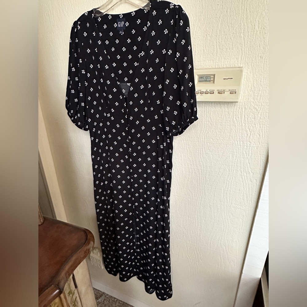 GAP Black and White Floral Long Sleeve Dress